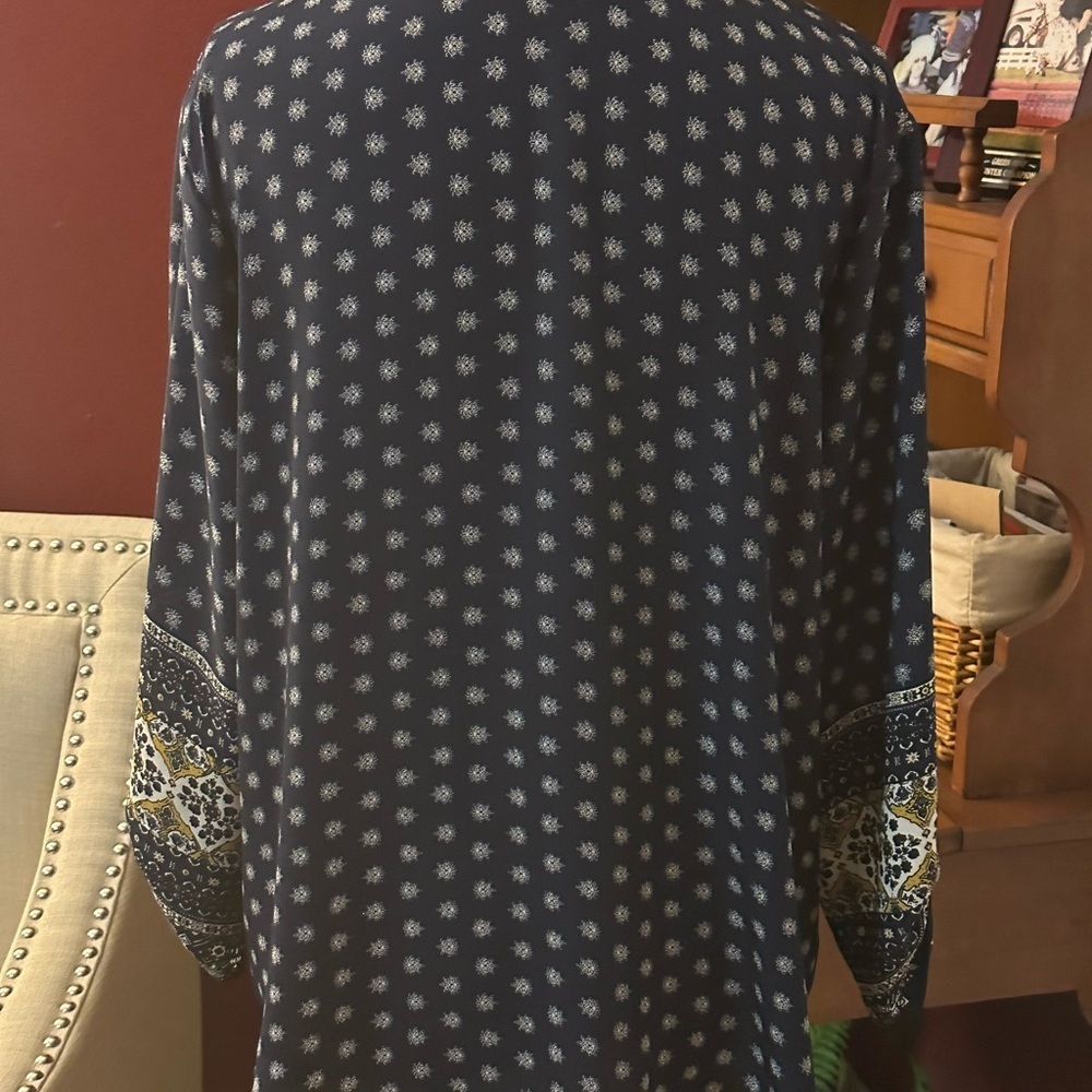 West Kei Black and Cream 3/4 Sleeve Blouse - Picture 3 of 7